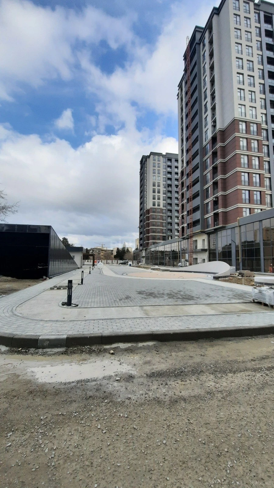 Satılır 2 otaqlı mənzil 71 m²