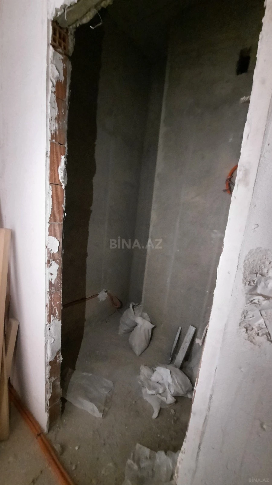 Satılır 2 otaqlı mənzil 71 m²
