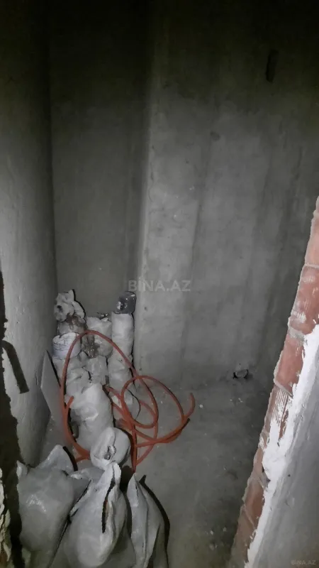 Satılır 2 otaqlı mənzil 71 m²