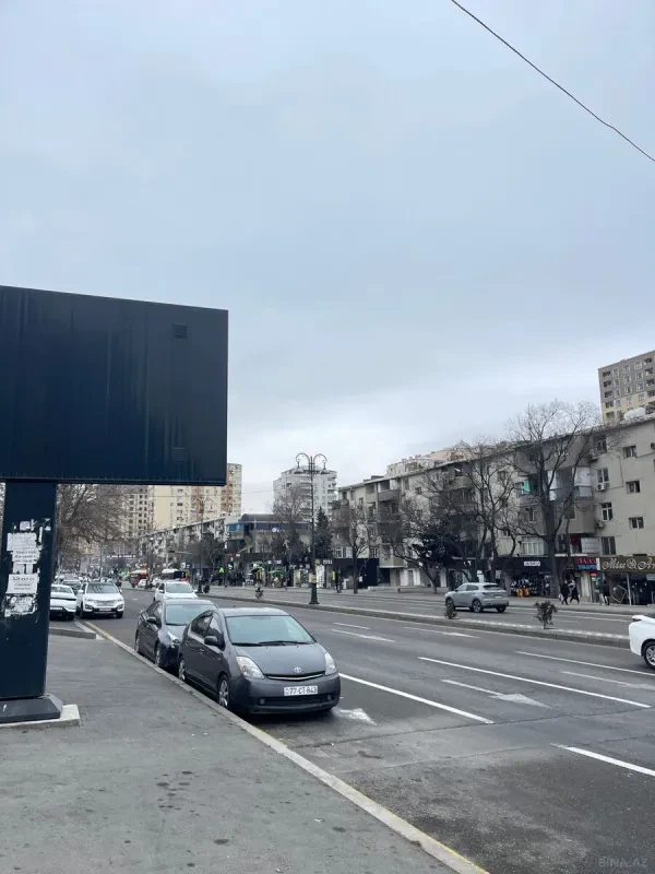 Satılır obyekt 175 m²