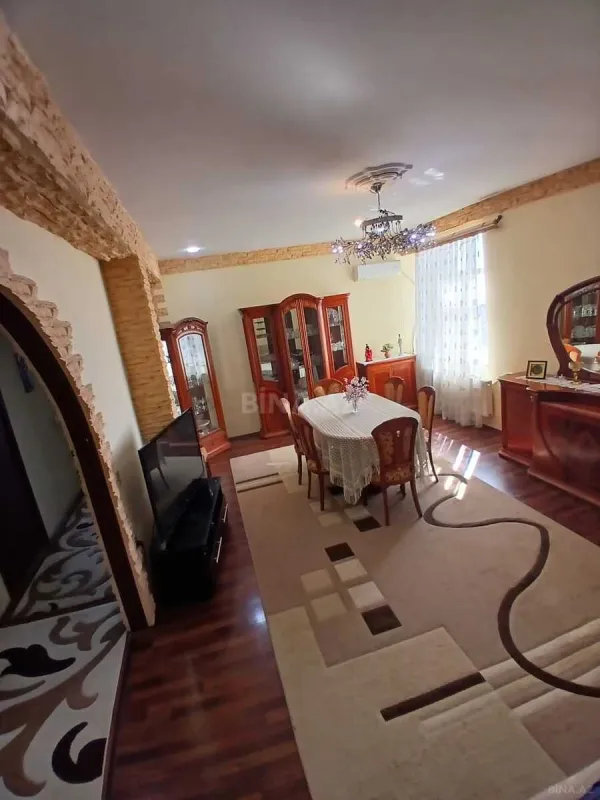 Satılır 4 otaqlı mənzil 126 m²