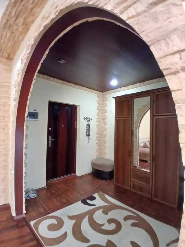 Satılır 4 otaqlı mənzil 126 m²