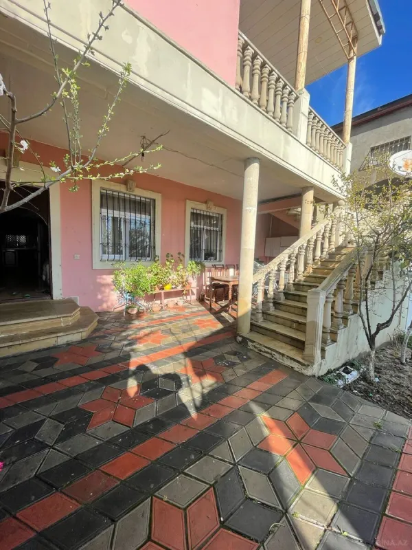 Satılır 5 otaqlı həyət evi 160 m²
