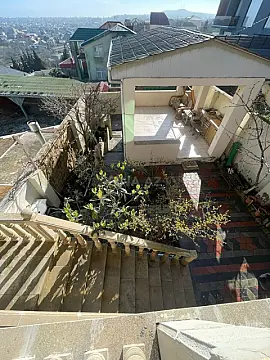 Satılır 5 otaqlı həyət evi 160 m²