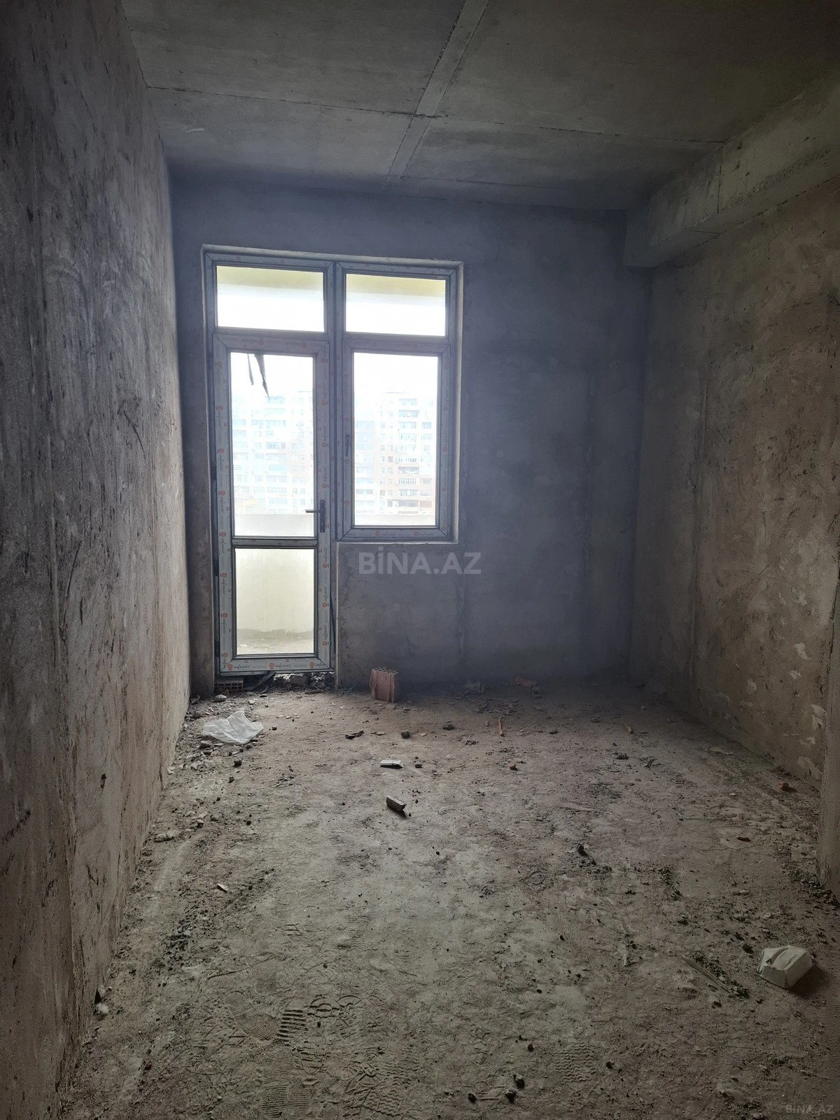 Satılır 2 otaqlı mənzil 104 m²