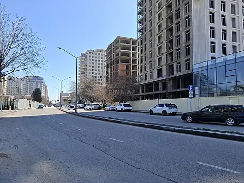 Satılır 2 otaqlı mənzil 104 m²