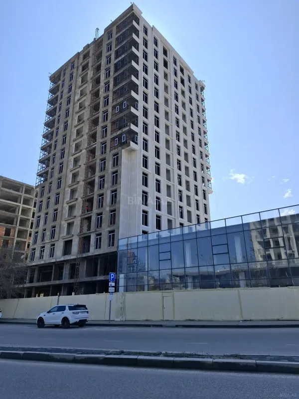 Satılır 2 otaqlı mənzil 104 m²