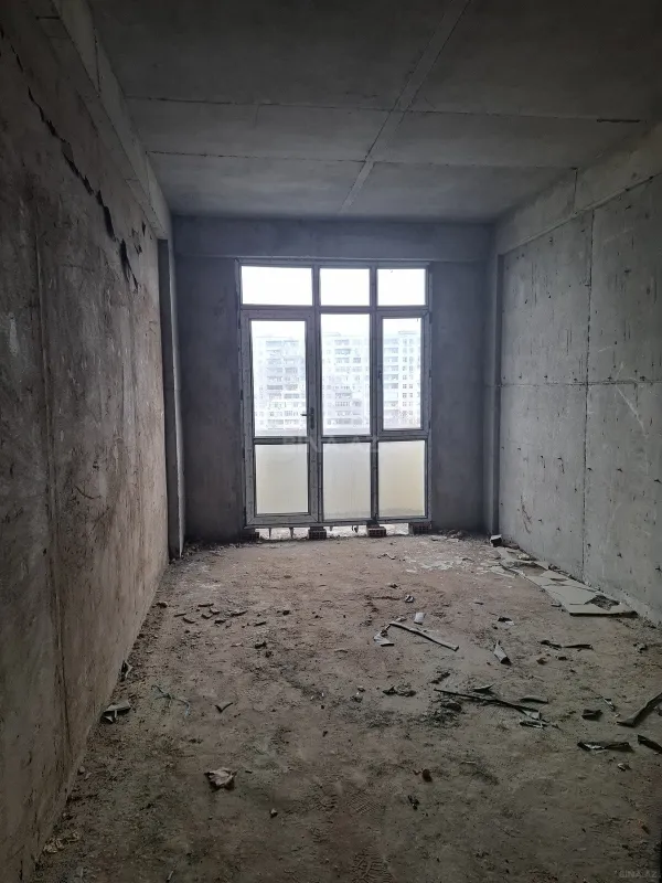 Satılır 2 otaqlı mənzil 104 m²