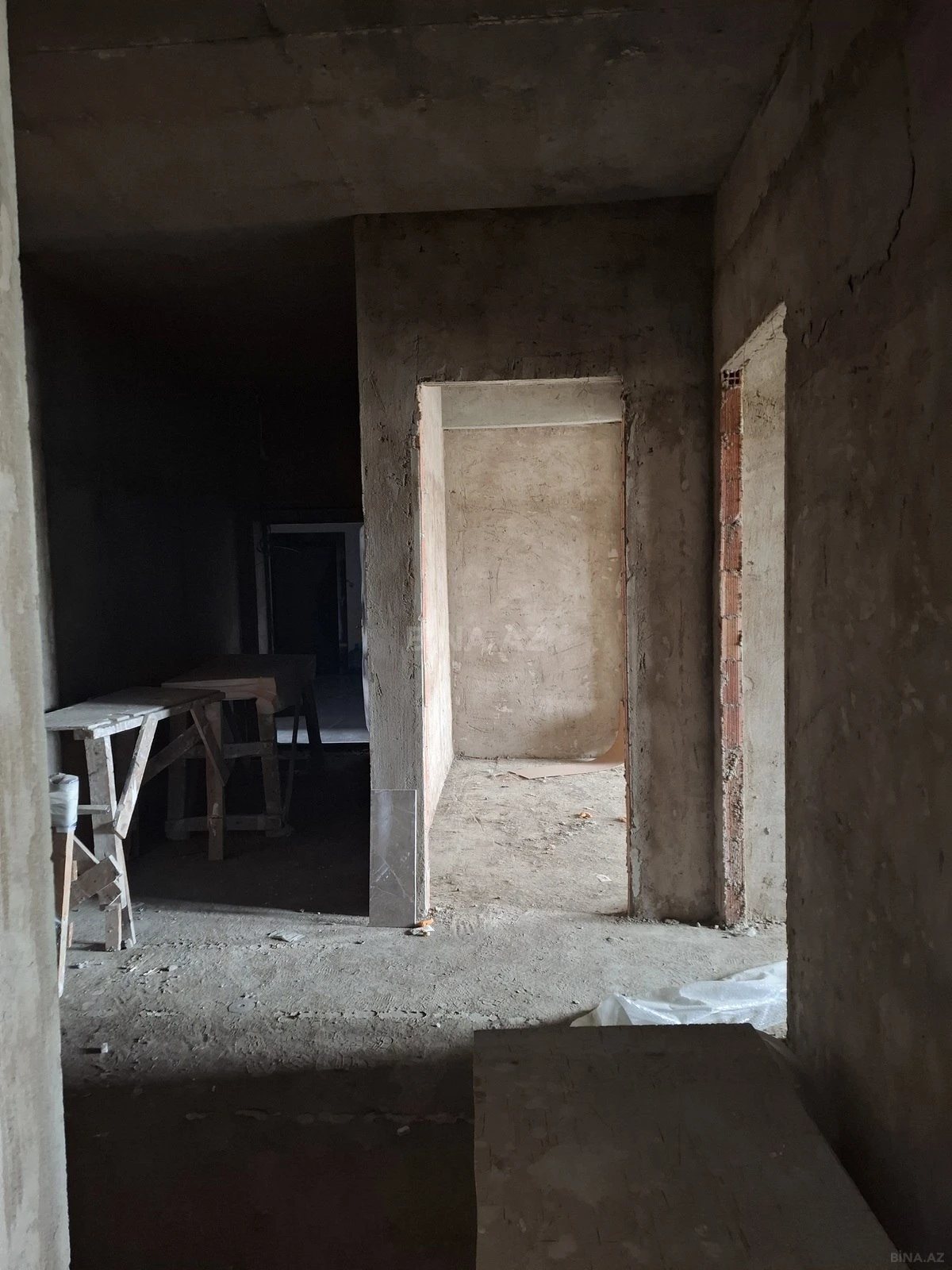 Satılır 2 otaqlı mənzil 104 m²