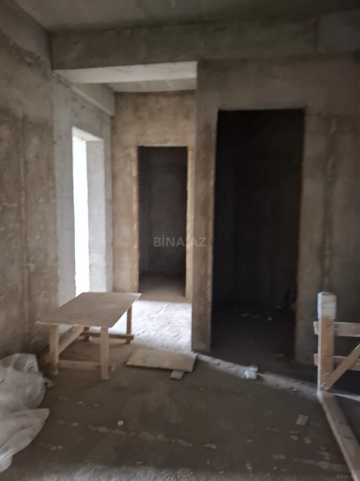 Satılır 2 otaqlı mənzil 104 m²