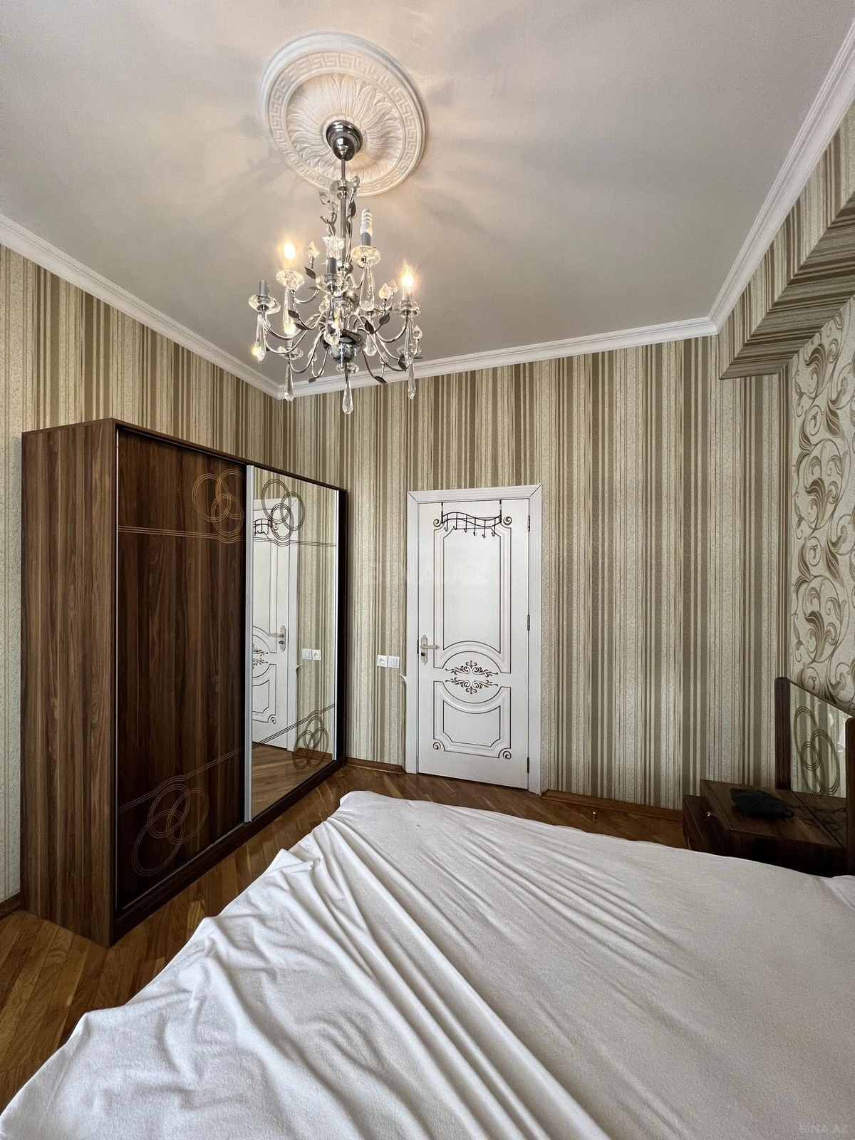 Satılır 2 otaqlı mənzil 100 m²