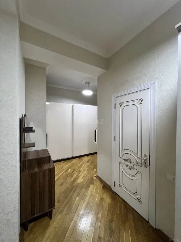 Satılır 2 otaqlı mənzil 100 m²