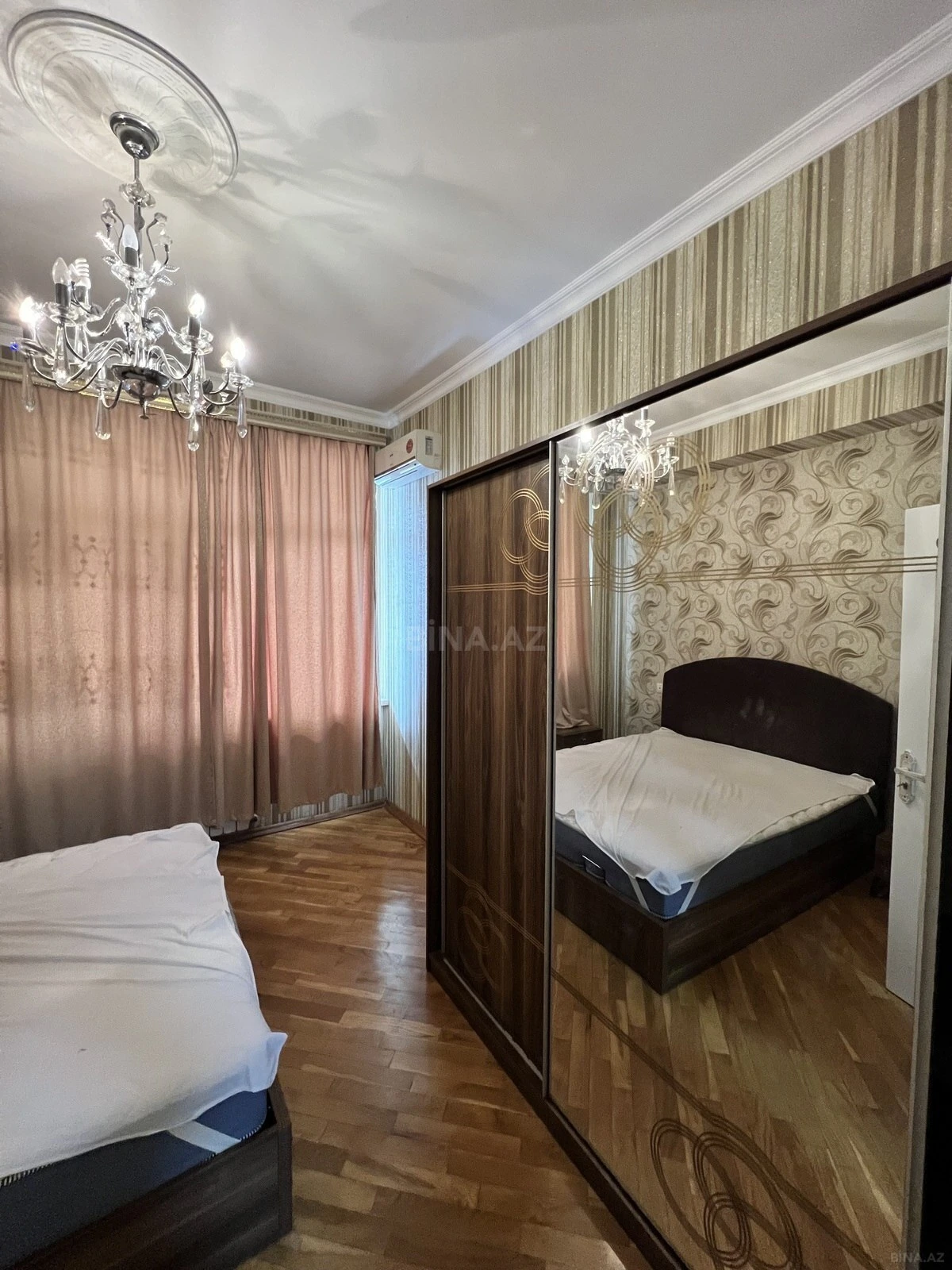 Satılır 2 otaqlı mənzil 100 m²