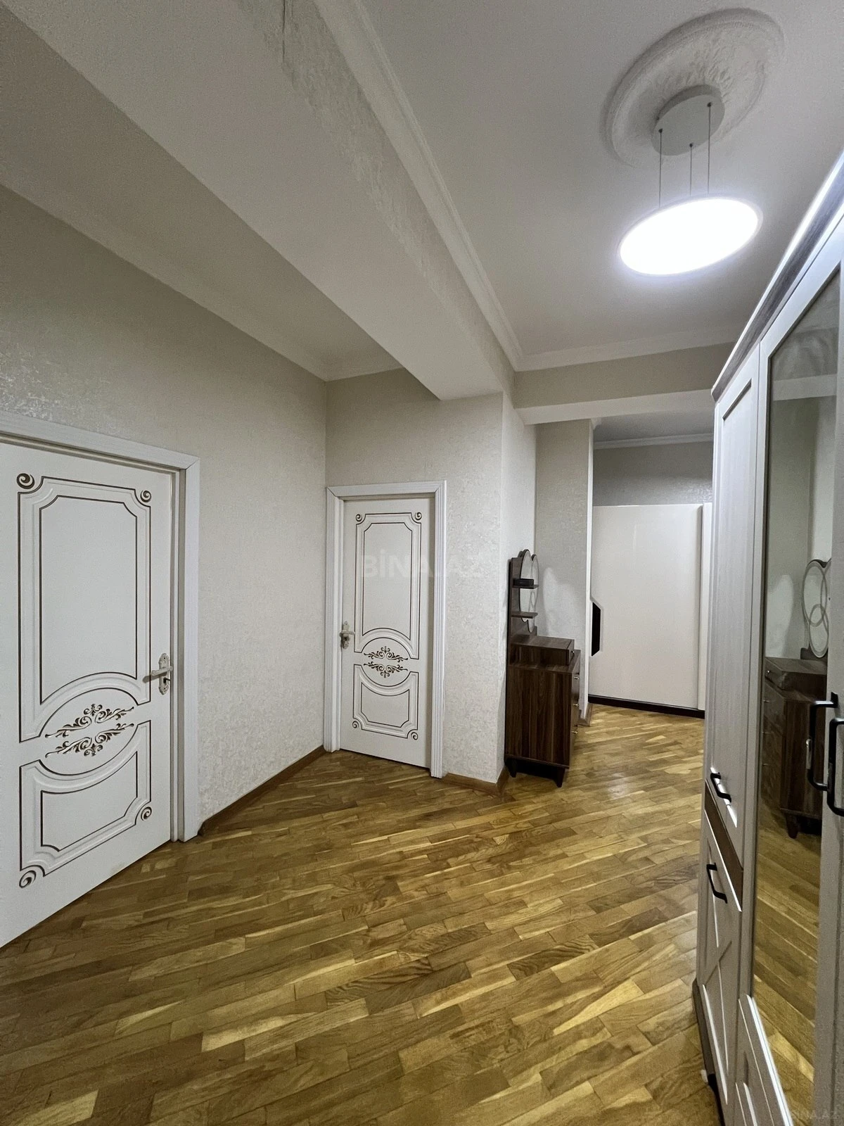 Satılır 2 otaqlı mənzil 100 m²