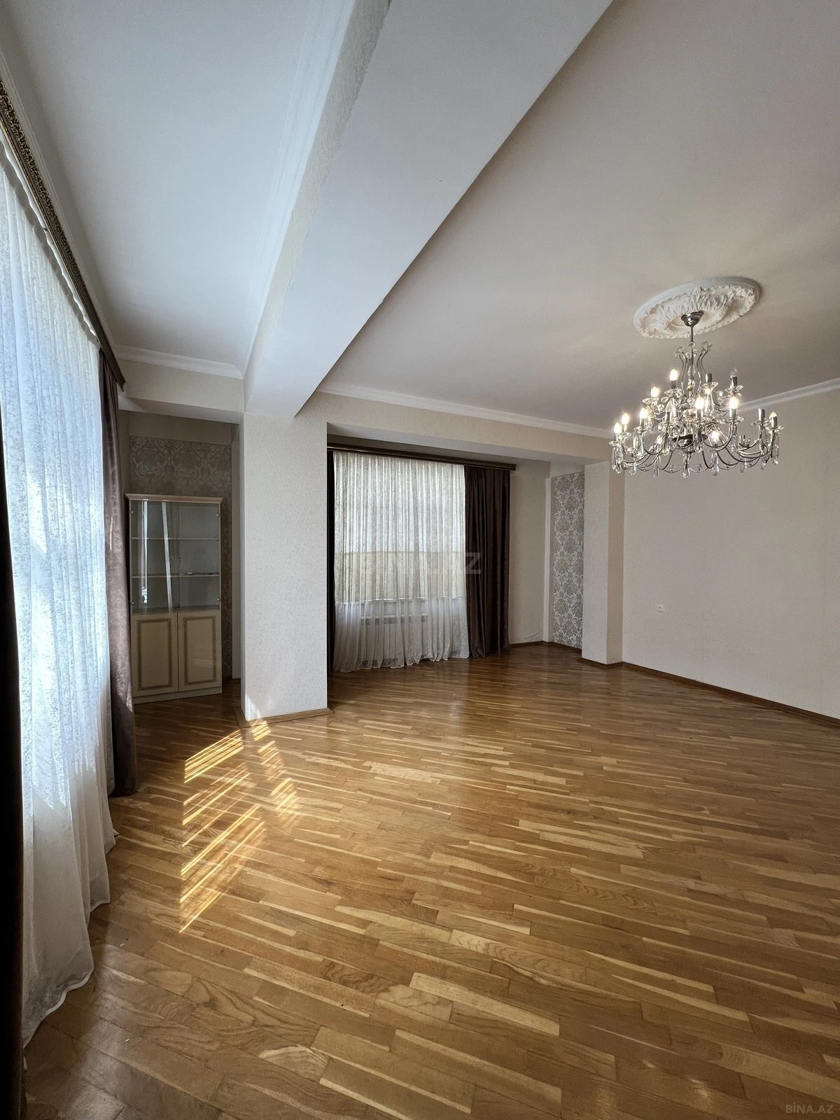 Satılır 2 otaqlı mənzil 100 m²