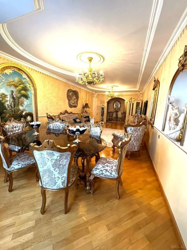 Satılır 4 otaqlı mənzil 186 m²