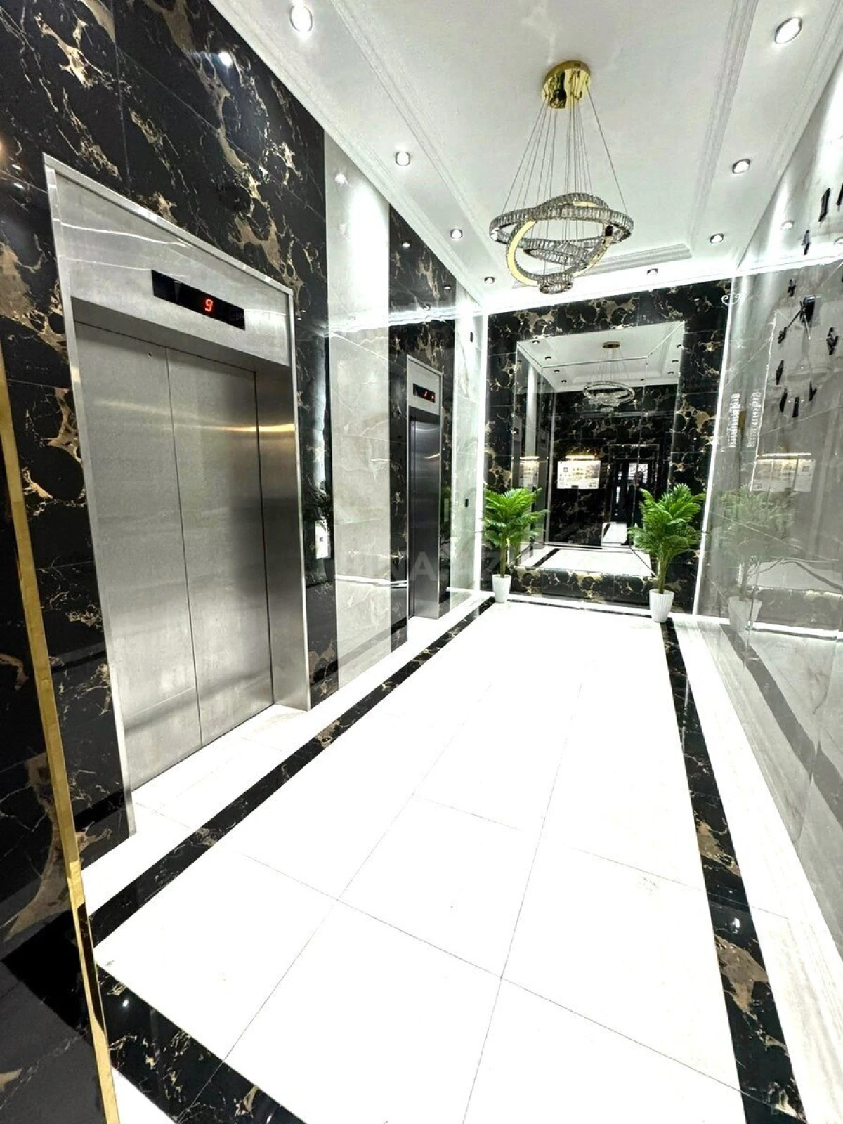 Satılır 4 otaqlı mənzil 186 m²