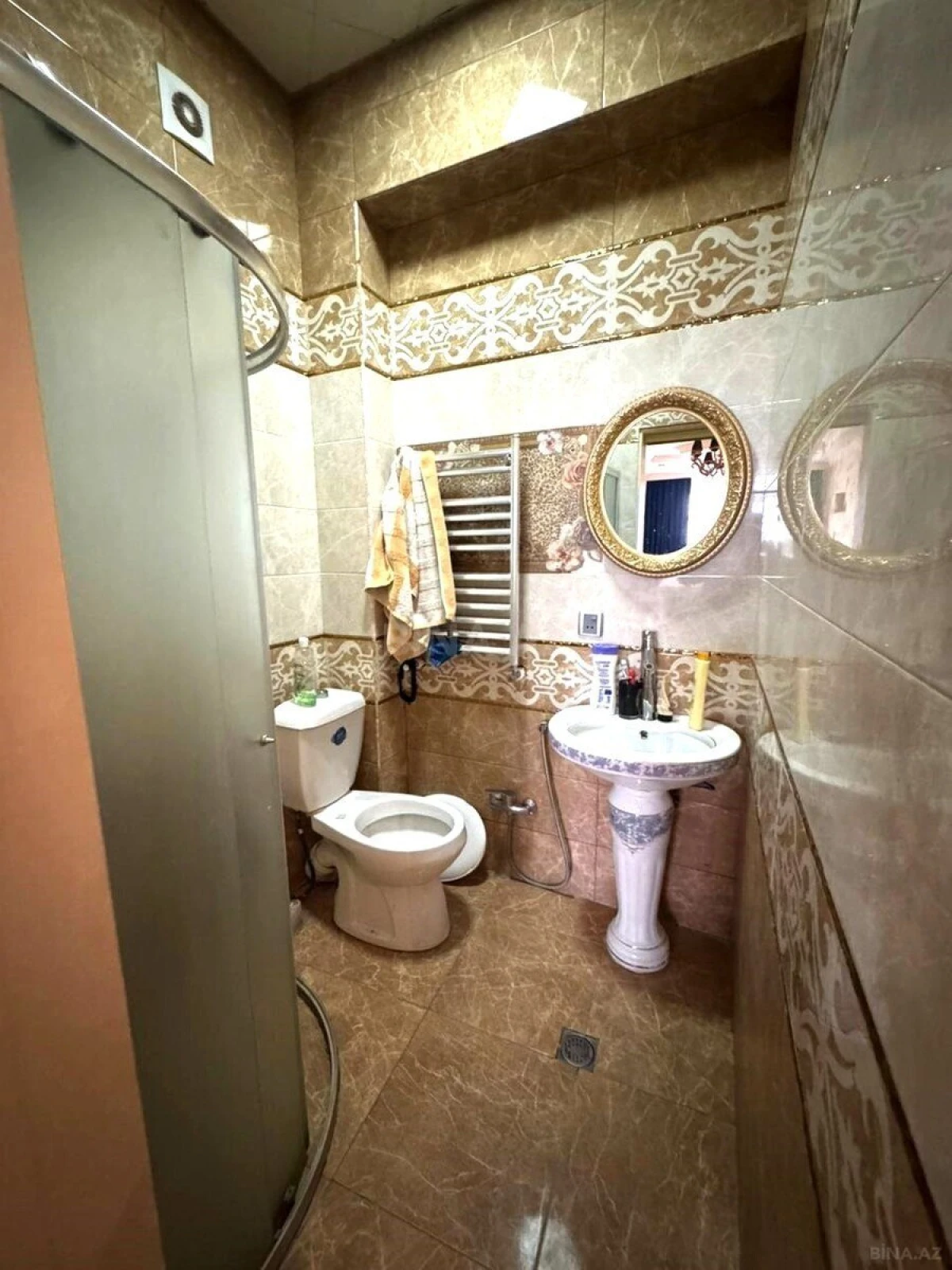 Satılır 4 otaqlı mənzil 186 m²