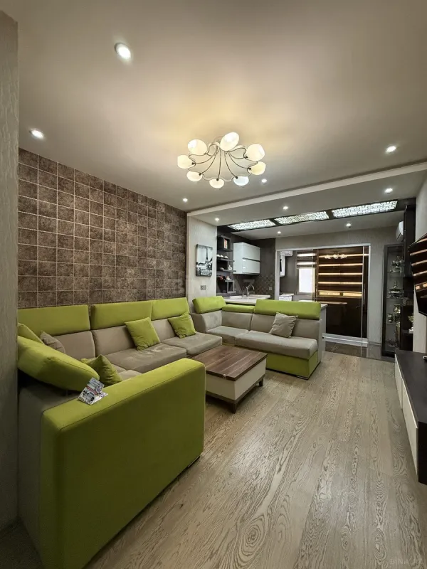 Kirayə verilir 2 otaqlı mənzil 68 m²