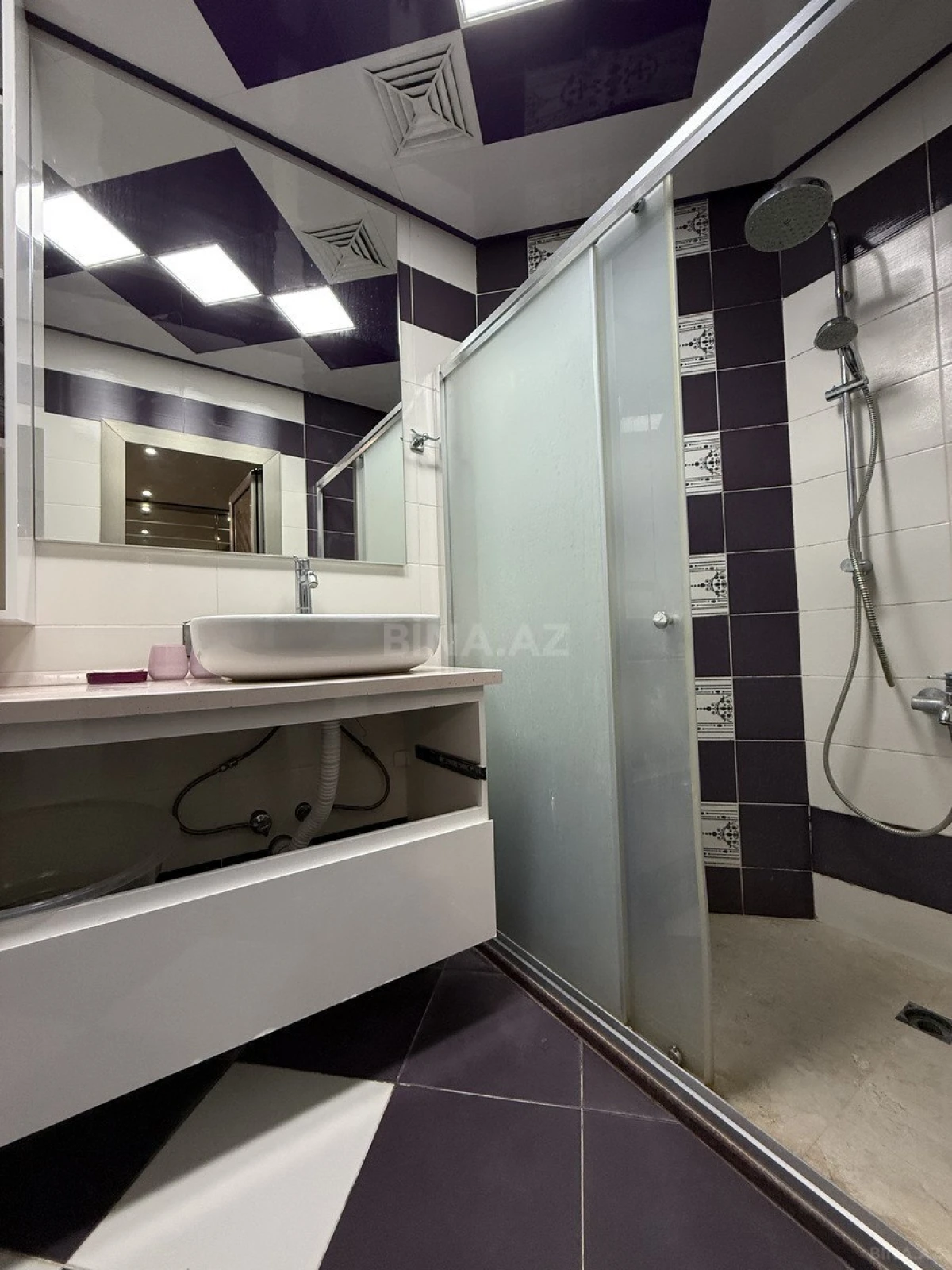 Kirayə verilir 2 otaqlı mənzil 68 m²