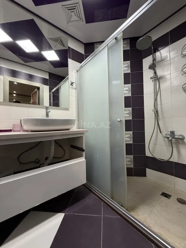 Kirayə verilir 2 otaqlı mənzil 68 m²