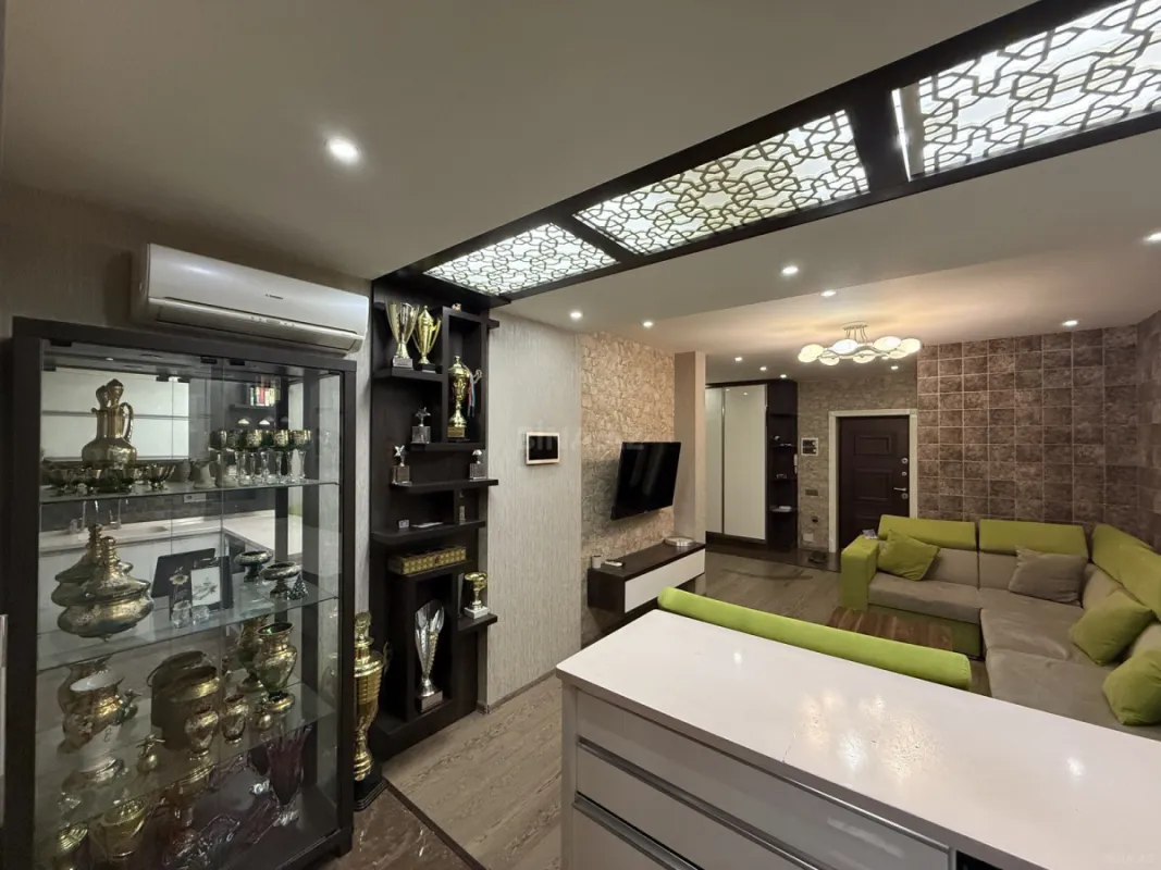 Kirayə verilir 2 otaqlı mənzil 68 m²