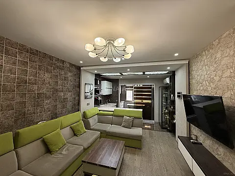 Kirayə verilir 2 otaqlı mənzil 68 m²