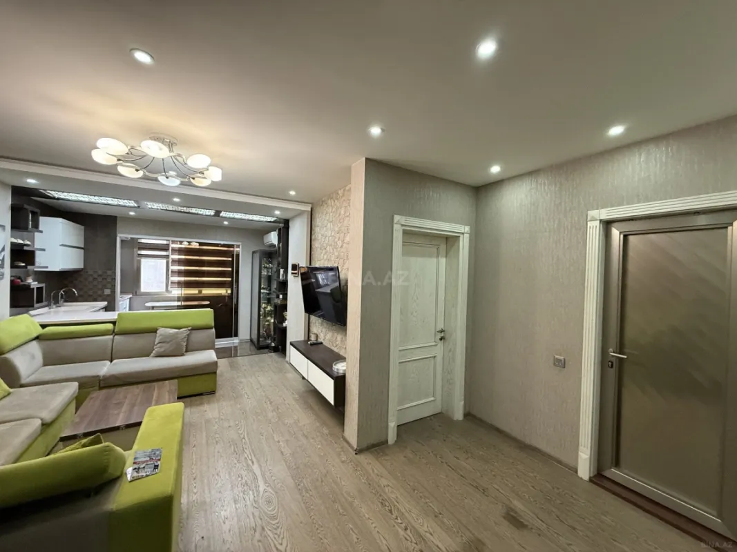 Kirayə verilir 2 otaqlı mənzil 68 m²