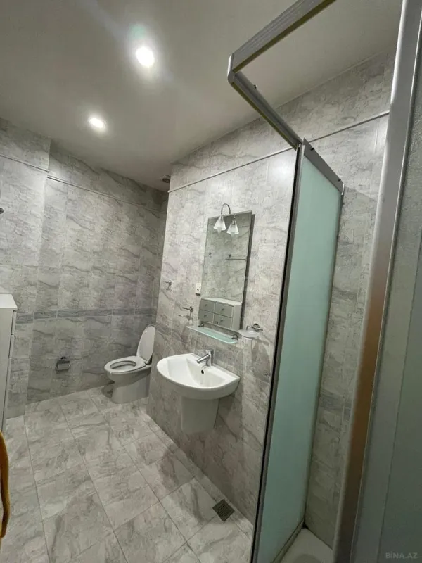 Kirayə verilir 3 otaqlı mənzil 400 m²