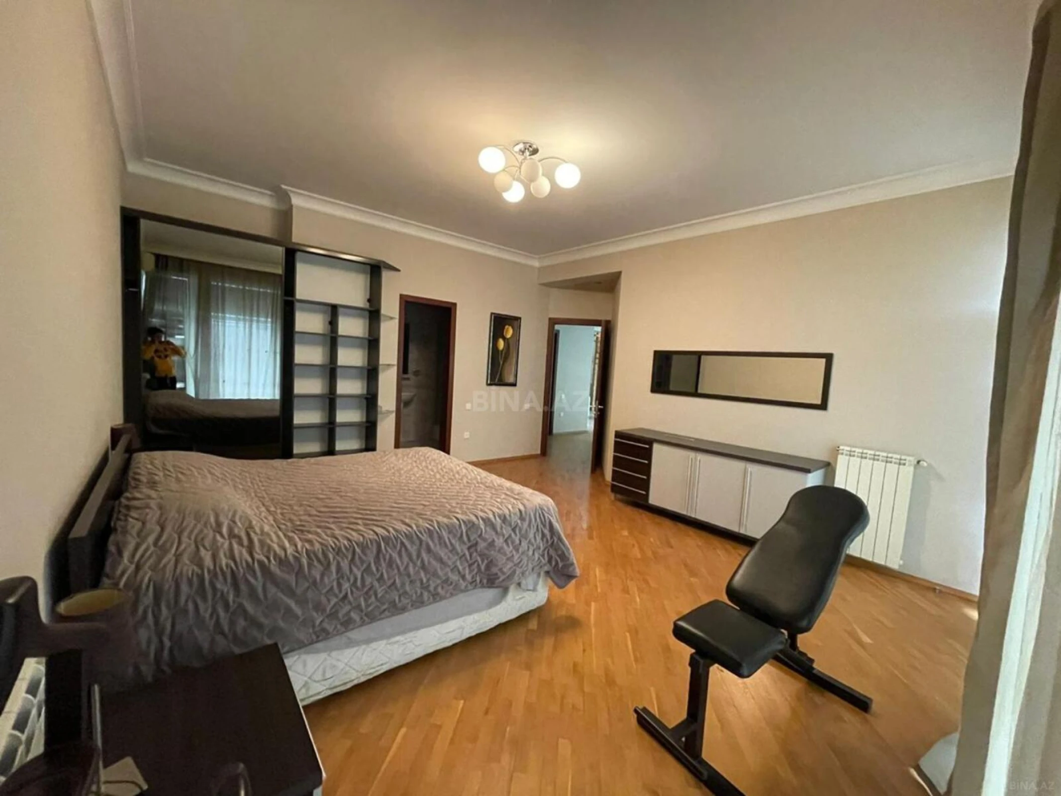 Kirayə verilir 3 otaqlı mənzil 400 m²