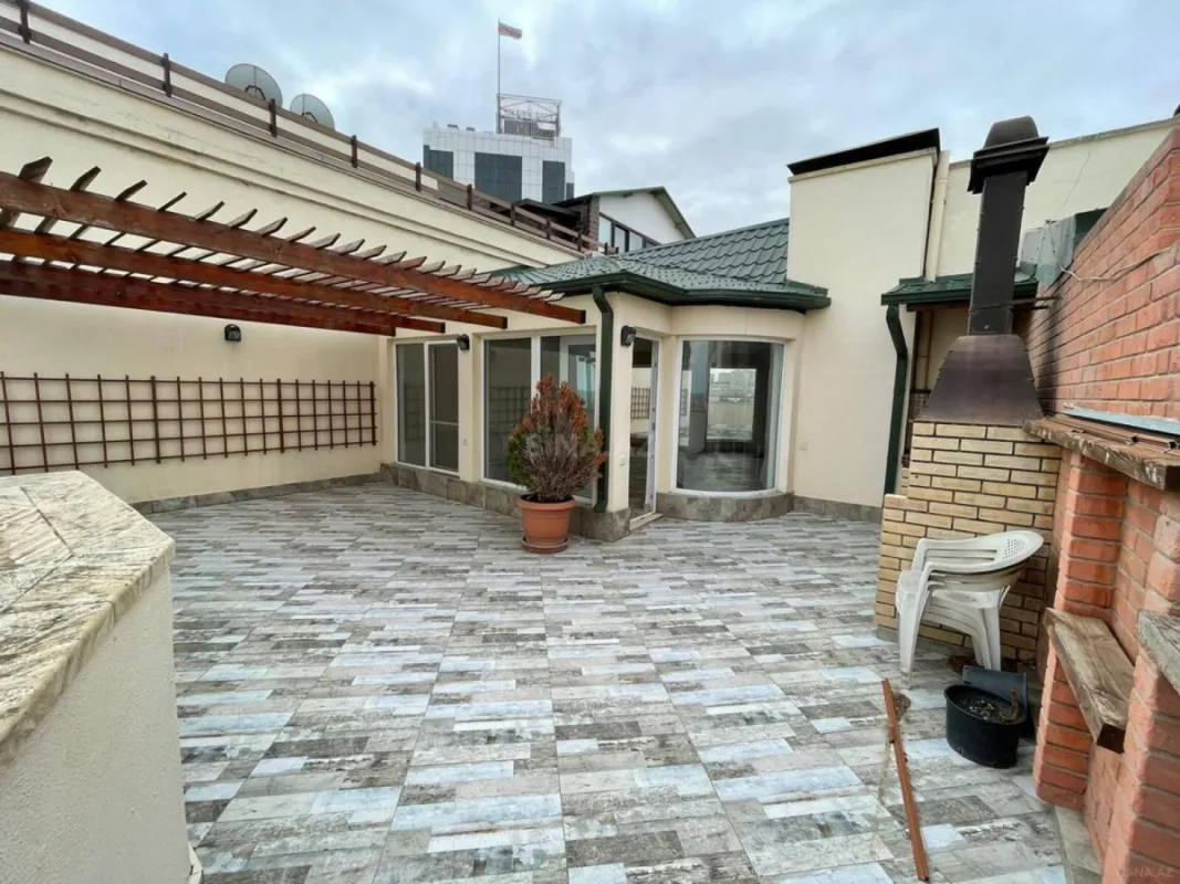 Kirayə verilir 3 otaqlı mənzil 400 m²