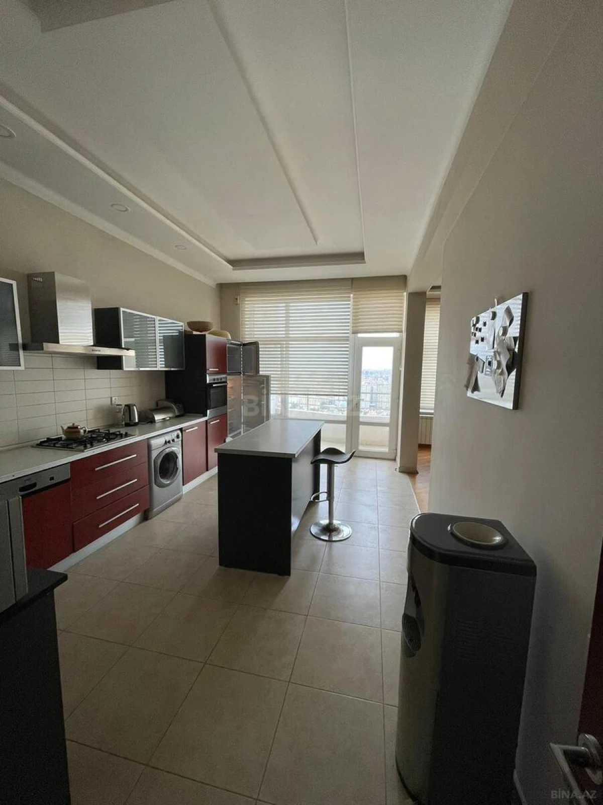 Kirayə verilir 3 otaqlı mənzil 400 m²