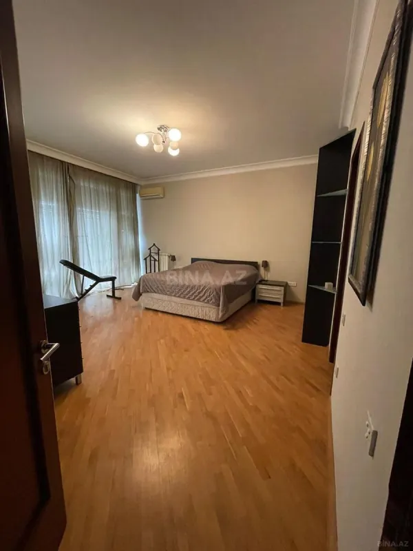 Kirayə verilir 3 otaqlı mənzil 400 m²