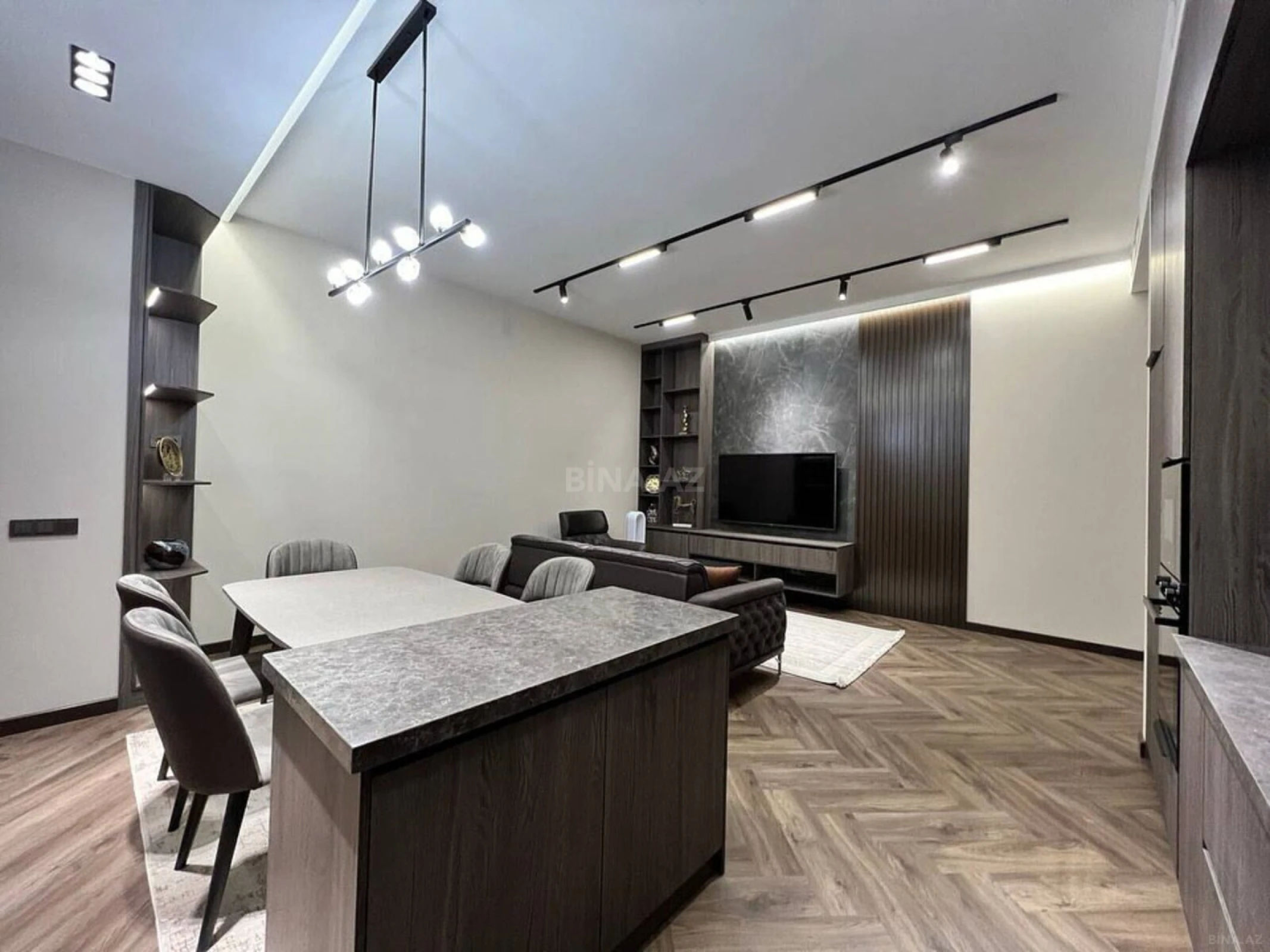 Kirayə verilir 2 otaqlı mənzil 82 m²