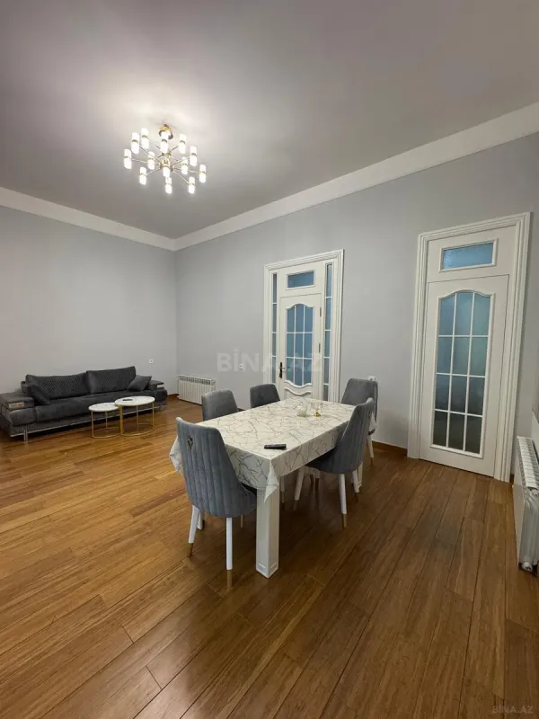 Kirayə verilir 2 otaqlı mənzil 85 m²