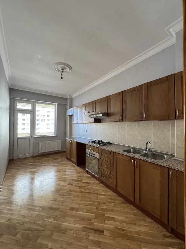 Satılır 2 otaqlı mənzil 92 m²