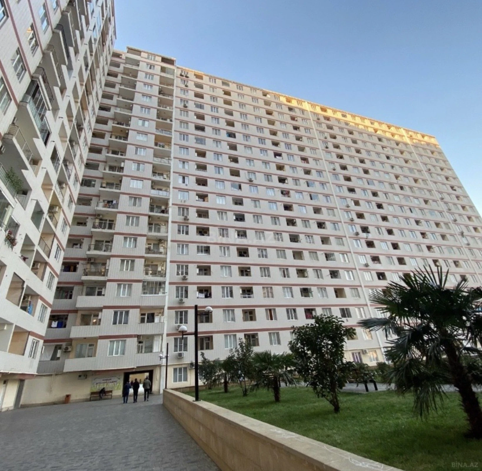 Satılır 2 otaqlı mənzil 92 m²