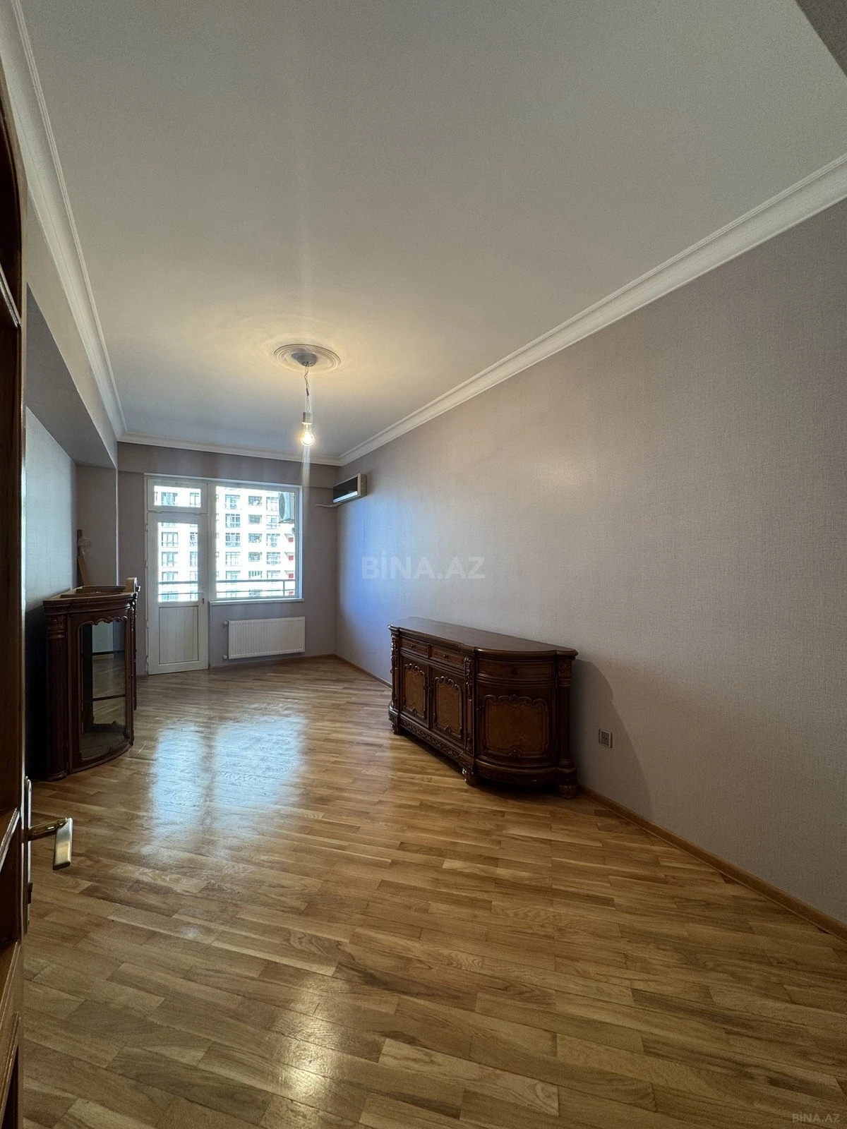 Satılır 2 otaqlı mənzil 92 m²
