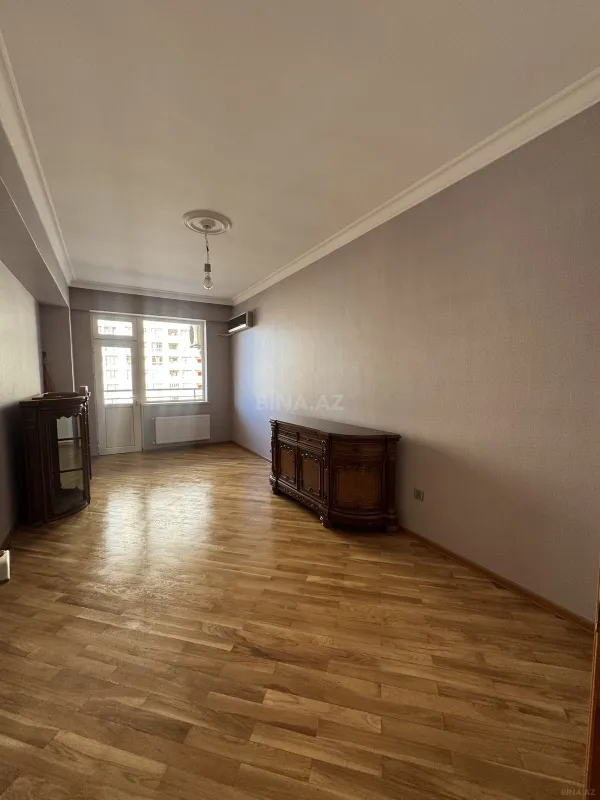 Satılır 2 otaqlı mənzil 92 m²