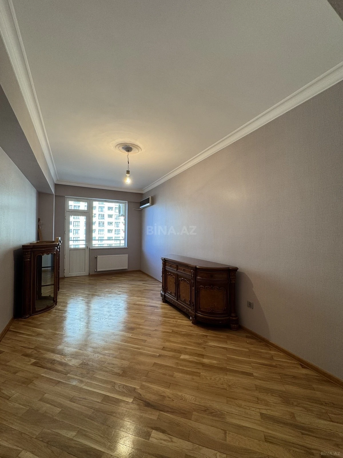 Satılır 2 otaqlı mənzil 92 m²