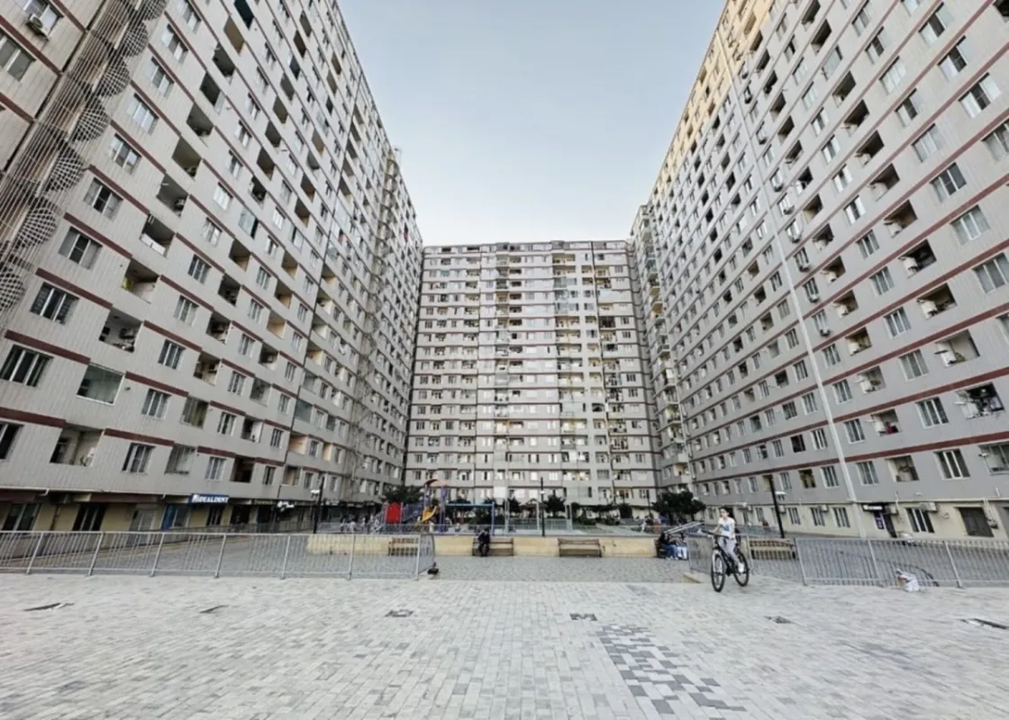 Satılır 2 otaqlı mənzil 92 m²