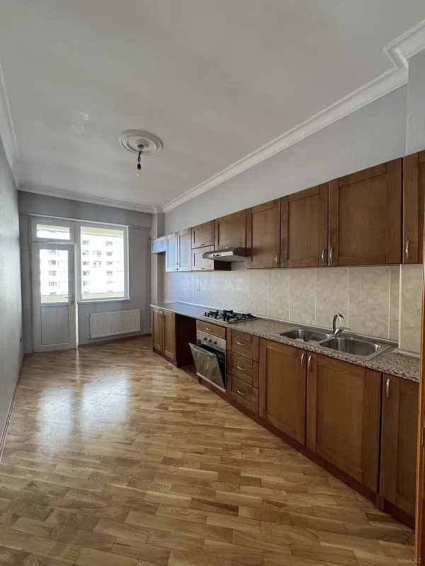Satılır 2 otaqlı mənzil 92 m²