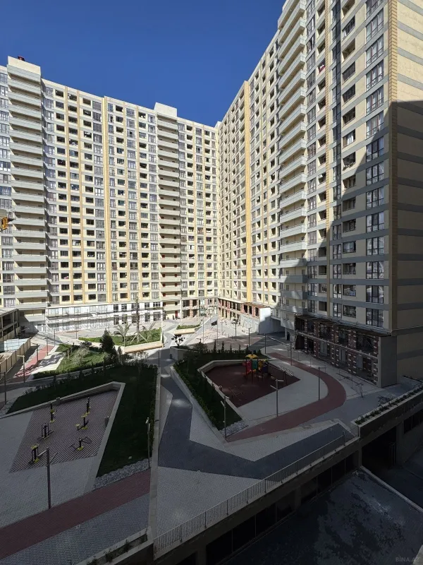 Satılır 2 otaqlı mənzil 92 m²