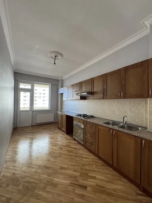 Satılır 2 otaqlı mənzil 92 m²