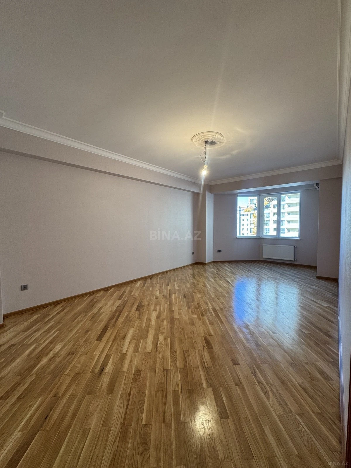 Satılır 2 otaqlı mənzil 92 m²