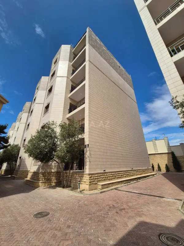 Satılır 3 otaqlı mənzil 158 m²