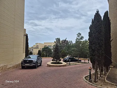 Satılır 3 otaqlı mənzil 158 m²