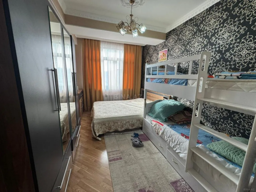 Satılır 2 otaqlı mənzil 70 m²
