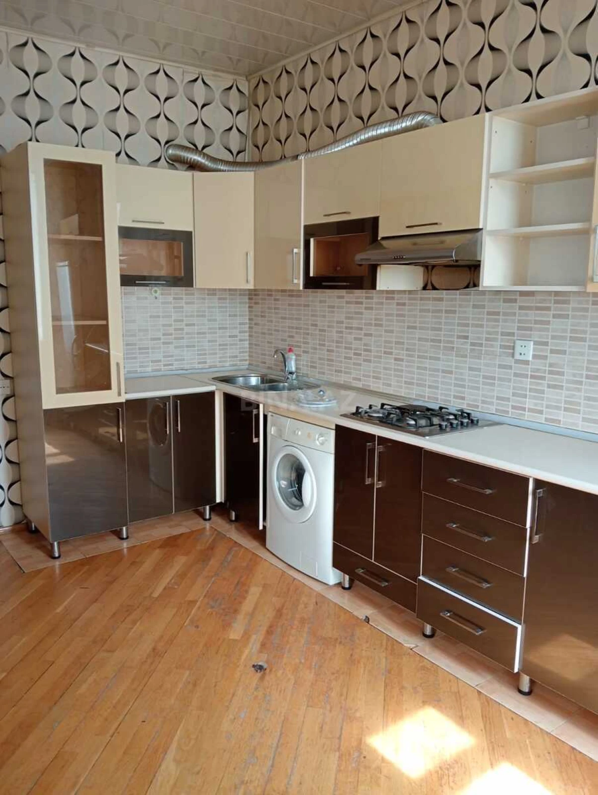 Kirayə verilir 2 otaqlı mənzil 80 m²