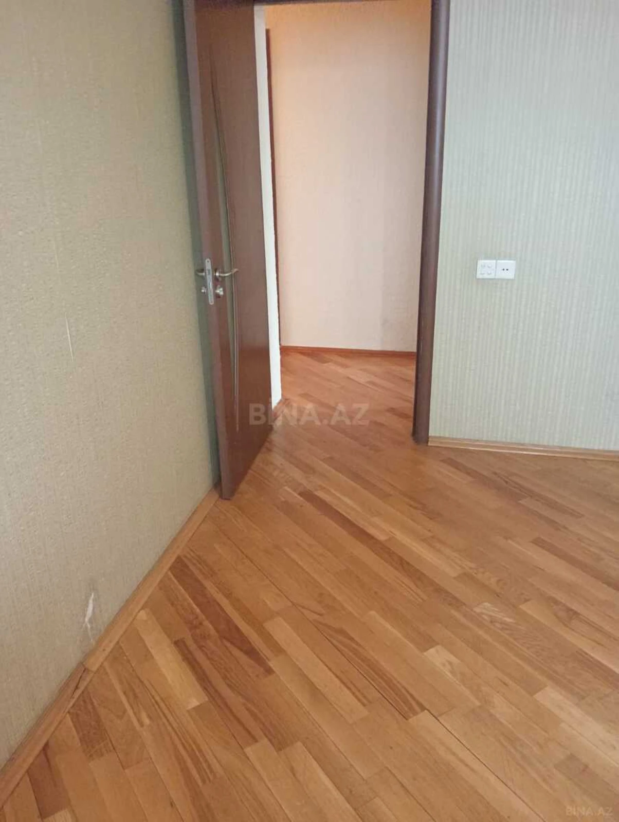 Kirayə verilir 2 otaqlı mənzil 80 m²